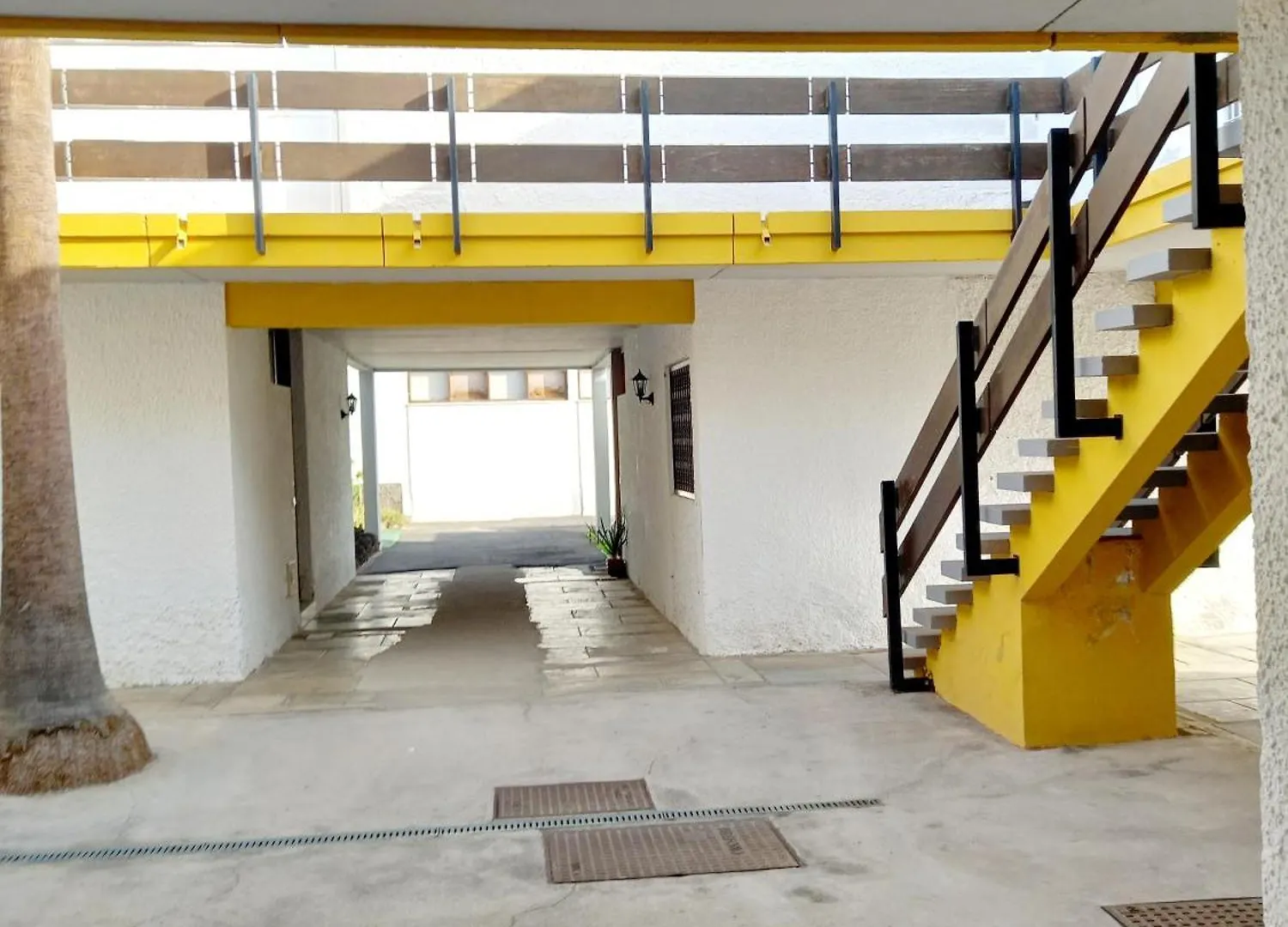 Papagayo Beach Apartments Arona